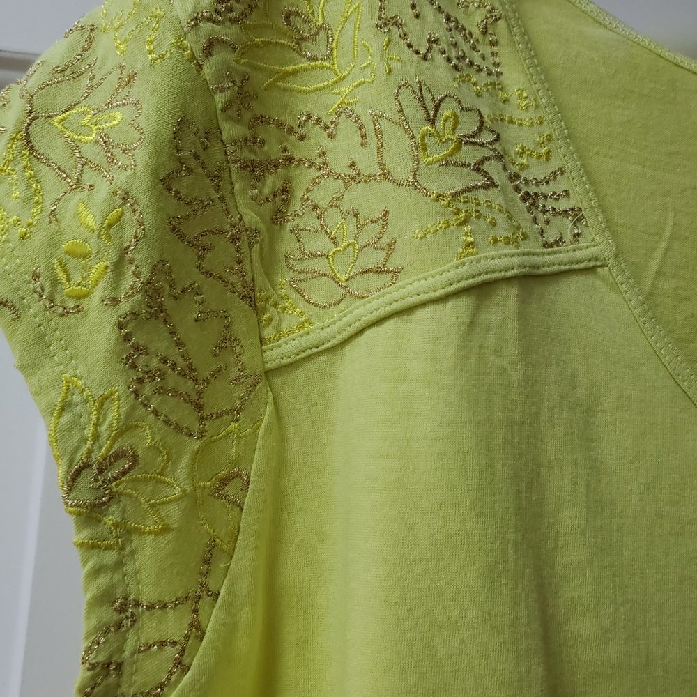 BANDOLINO CELERY GREEN LIGHT TOP - Picture 2 of 5